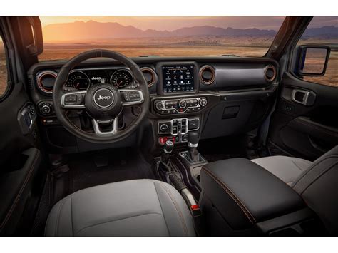 2023 Jeep Gladiator Interior and Technology